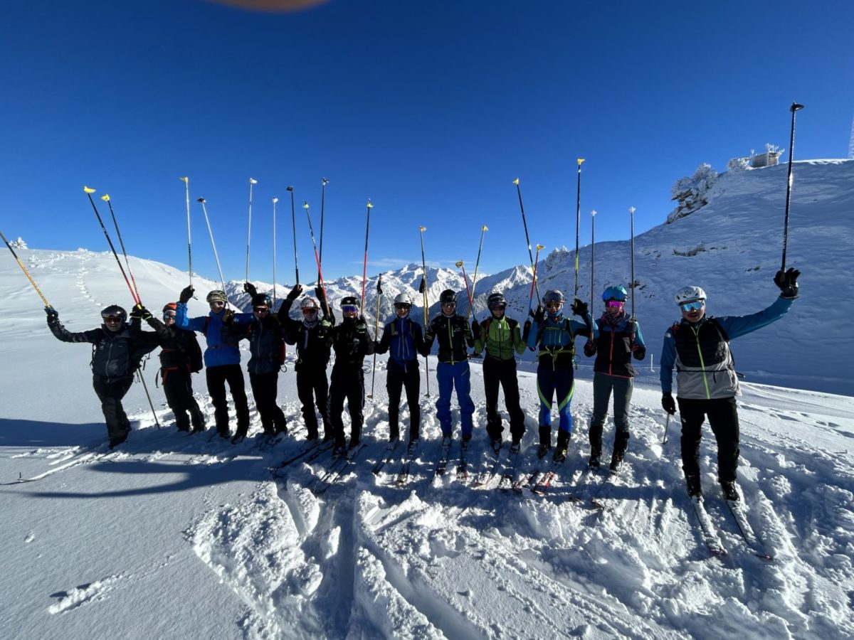 Ski et montagne - Brevet de ski jeune club alpin français émail ancien